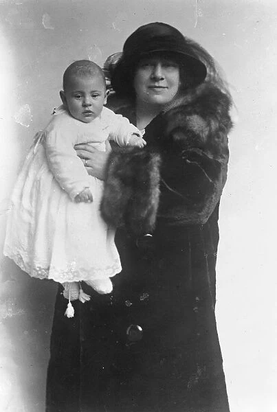 Mrs H Greenstone and her Grandson the Hon Adrian Foley. 12 January 1924