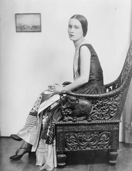 Mrs Reginald Vanderbilt, wearing one of her famous Robes de Style. Wilfred Sketch