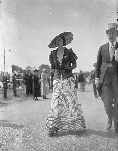 Mrs Webb wears a large hat at Ascot. 16 June 1936
