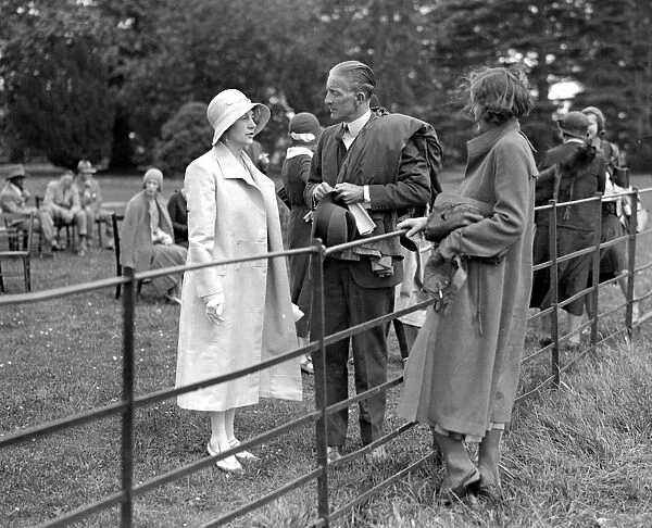 National Flying Services Parliamentary Garden Party at Hanworth. Lady Swaythling, Commander O