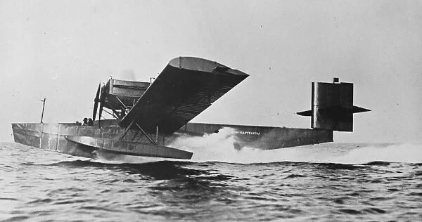 New flying boat with sails The beardmore-Rohrbach flying boat, represents an interesting