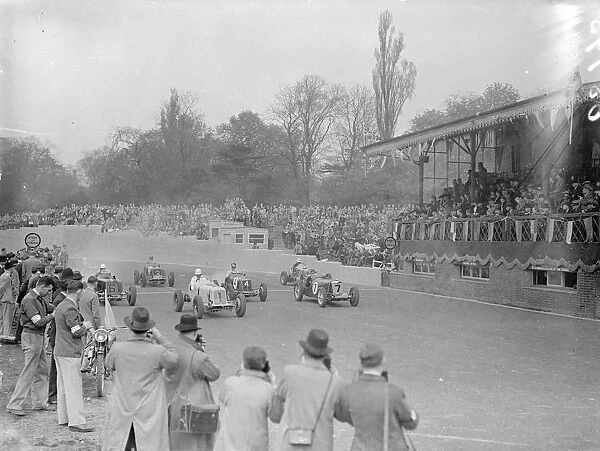 The new road racing track Crystal Palace opened by the Earl Howe. Photo shows the start of a race