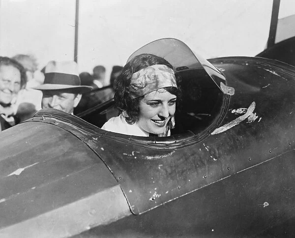 New York, to Paris flight. Miss Ruth Elder posed. October 1927