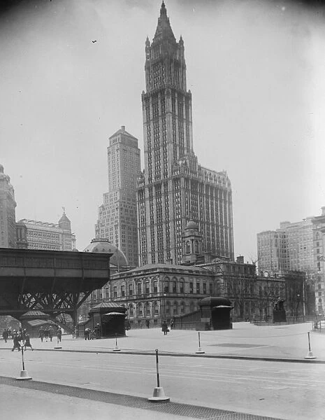 New York Views. The Woolworth and Transportation buildings and the City Hall. 1928