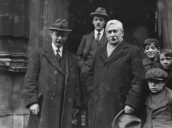 Nomination day in Whitechapel Mr Harry Cosling ( Labour ) 31 January 1923