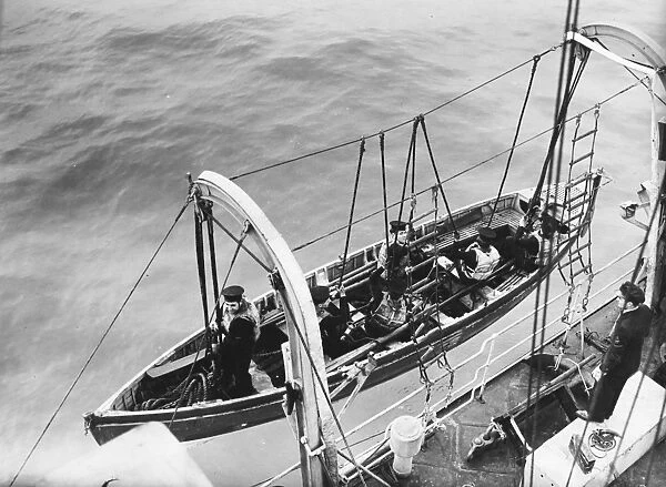 The North Sea Patrol. Minesweepers of the Royal Navy, free from the hazardous war service