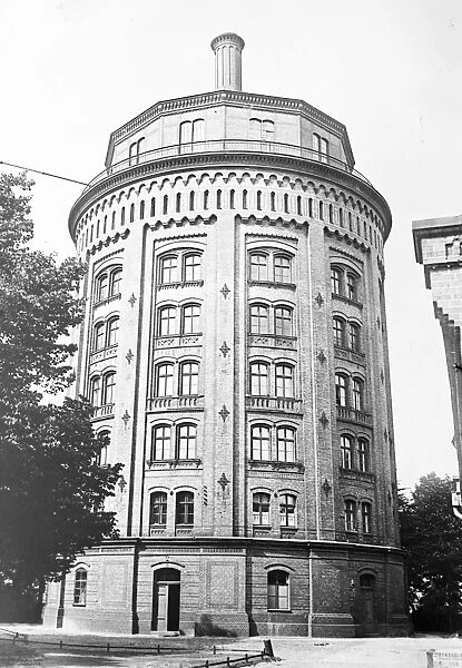 Novel apartment house. A distinguish water tower in Berlin, which has been most satisfactorily