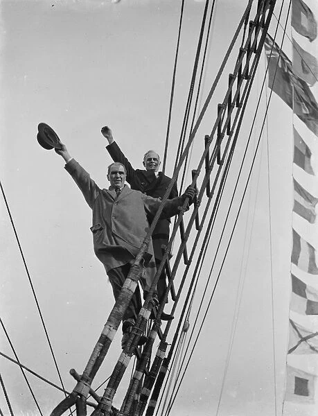 Old salts visit the Cutty Sark in Greenhithe, Kent. Captain R J Woodget and Captain