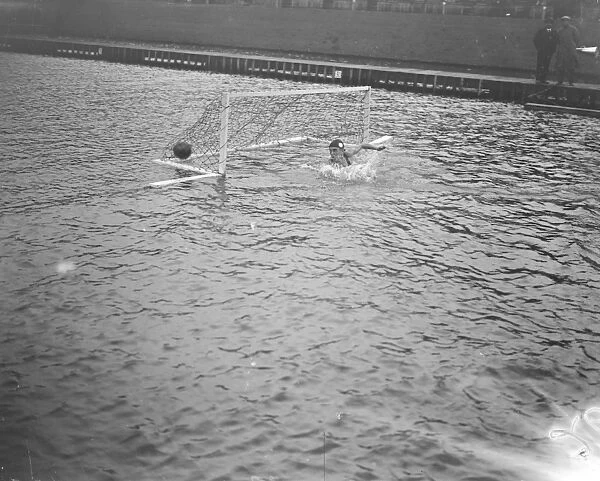 Olympic Games at Antwerp Water Polo, Spain versus Italy The Italian goalie makes a save