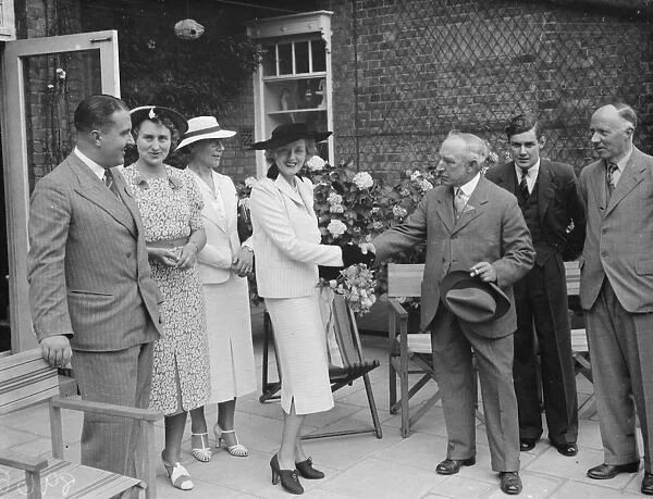 Opening of Rowtill Grange Fete, in Wilmington, Kent by Miss Evelyn Laye. 1938