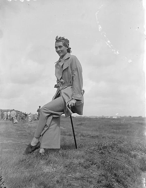 Original caption: Mrs Densmore Shute, wife of the American Ryder Cup player, wearing