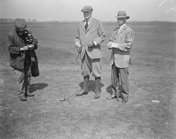 Parliamentary golf at Sandwich Lord Rathcreedan with Lord Wemyss ( left ) 12 June 1920