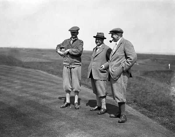 Parliamentary golf tournament at Sandwich. Sir Laming Worthington Evans, Sir Emsley Carr