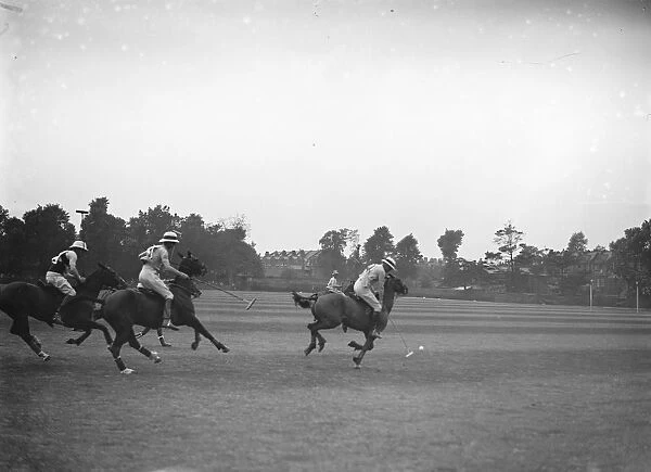 Polo at Hurlingham. Queens Bays versus 10th Hussars. 16 June 1928