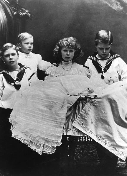 Prince of Wales five children, Princess Mary, Princes George, Henry, Albert