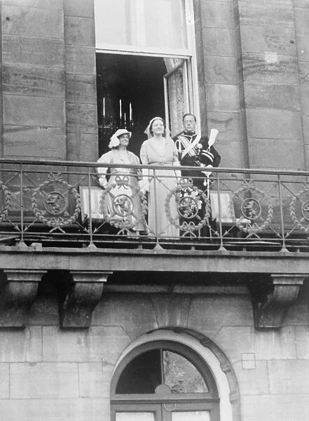 Princess Juliana and consort visit Amsterdam with Queen Wilhelmina. To be introduced