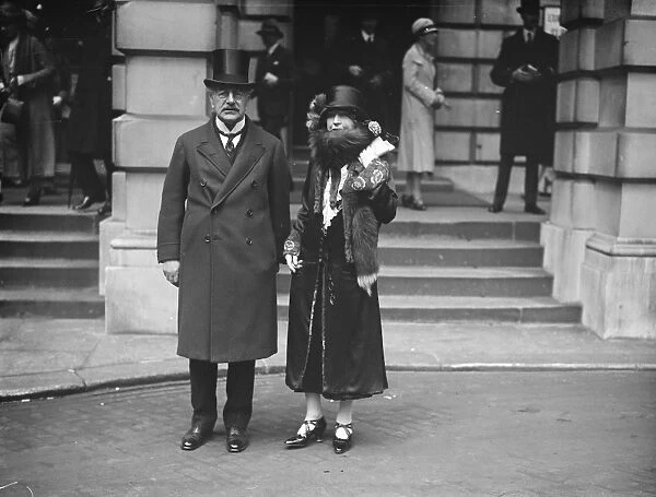 Private view day at the Royal Academy. Sir Alfred and Lady Mond. 30 April 1926
