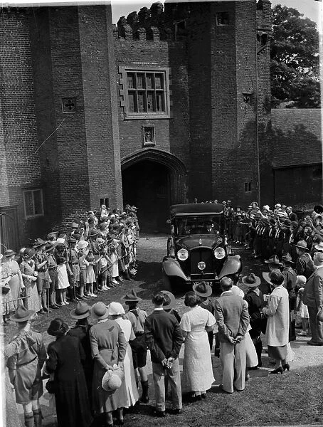 Queen Mary at Lullingstone castle. 1936