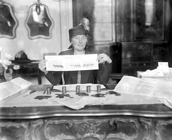 Queens work for women fund. Mrs C. Arthur Pearson. 1914 - 1918