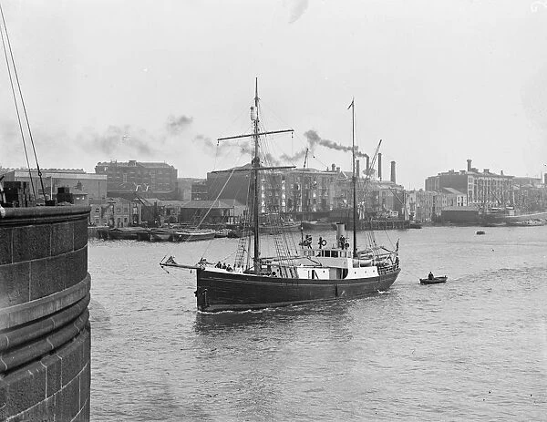 The Quest in the Thames. The Quest, the ship of the Shackleton - Rowett expedition