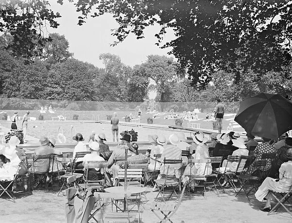 Ranelagh farm polo club. The new bathing pool 27 July 1933