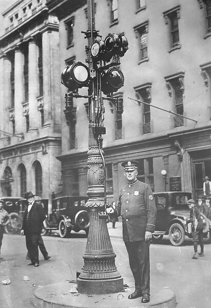 Remarkable Night Signal Device This device, which has been installed at Broad and Arch Streets