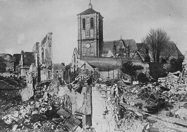 Rethel ( France ). The main street and the church. 5 May 1920