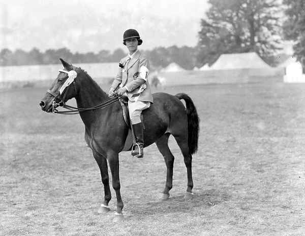 Richmond Royal Horse Show. Miss Gwynne Brill (Seldon Court, Patching, Sussex), Prize