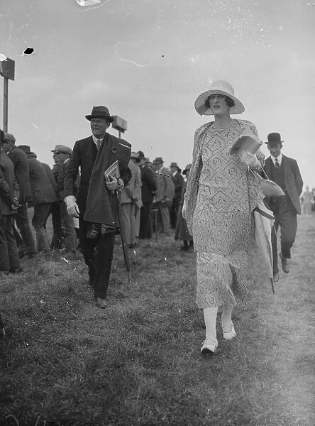 The Royal Agriculture Show at Leicester. Mrs Hubert Loder 1924