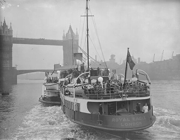 The Royal Eagle leaving tower Tower pier crowded with holidaymakers 20 June 1936