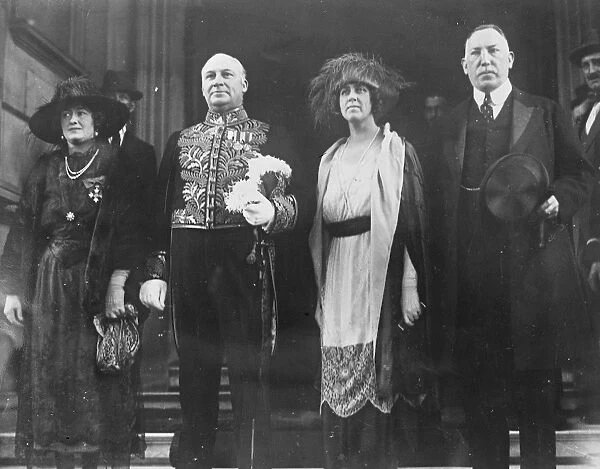 Royal opening of Ulster Parliament ( left to right ) Lady Greenwood, Sir Hamar Greenwood