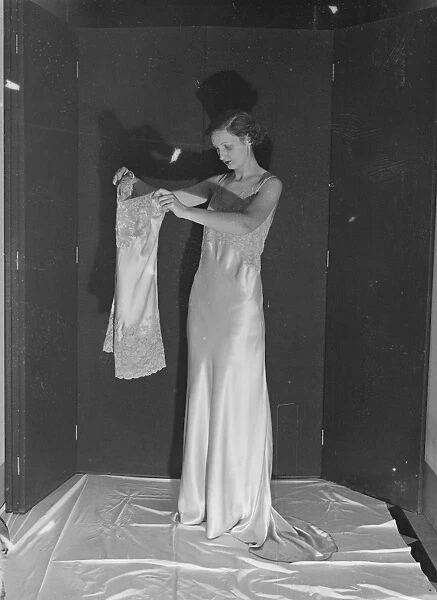 Royal School of Needlework prepares for exhibition, Surbiton. 21 November 1935
