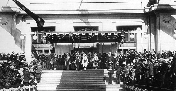 Scene outside the Parliament house, Canberra, showing left to right Mrs M Bruce (premier)