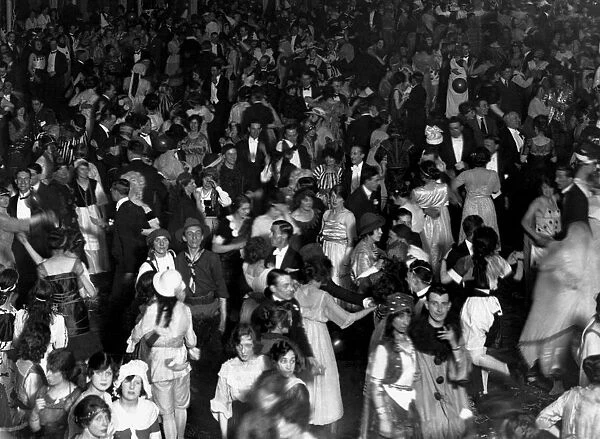 Selfridges Ball at the Albert Hall c. 1925 dance  /  dancing  /  party season  /  celebration