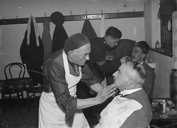 Sevenoaks Players, and amateur groun, in the make up room. 1936