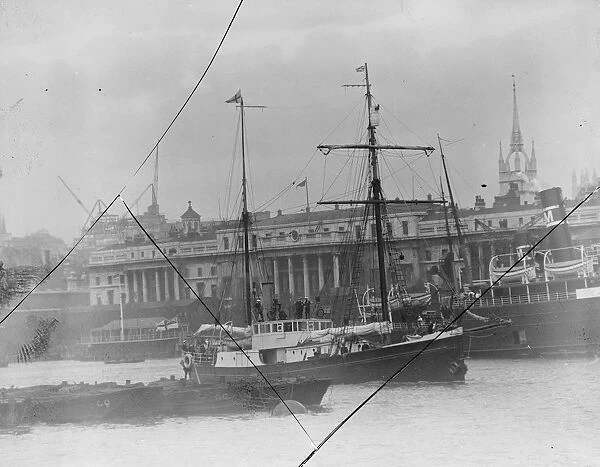 Shackleton - Rowett Expedition sails for the Antarctic. The Quest leaving the London dock