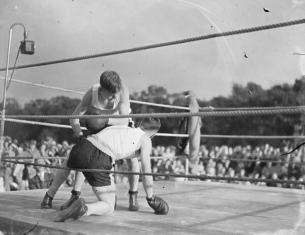 Sidcup Jubilee fete. Two boys compete in the boxing ring. 1939