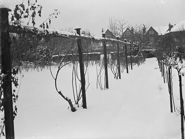 Snow scenes at nr 21 on Foots Cray Lane in Sidcup, Kent. 1938