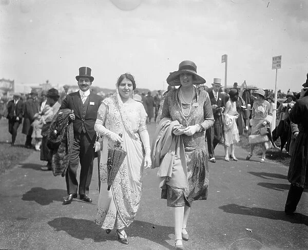 Society at Ascot. Lady Bomanji, a notable Indian visitor. 15 June 1926
