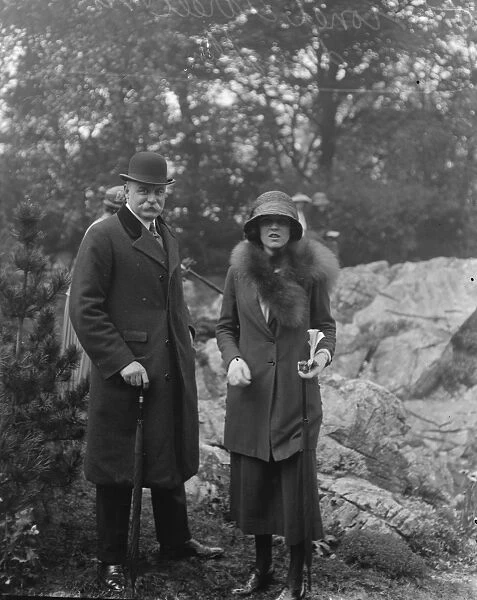 Society at Chelsea flower show. Sir Lionel Darell and his daughter. 31 May 1923