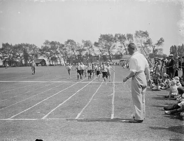 Sport at Swanley school. End of the race. 1938