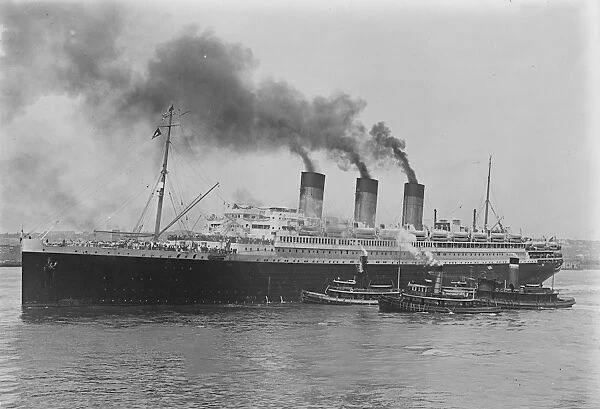 SS Paris General view of the ship 30 May 1922