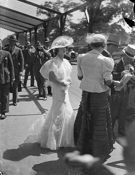 Striking Fashion At Ascot. Ascot, on Royal Hunt Cup day, favoured with even better