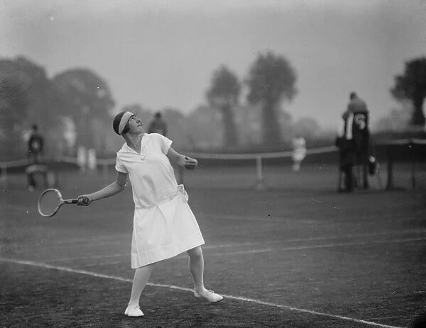 Surbiton Lawn tennis tournament. Miss Joan Fry in play. 20 May 1926