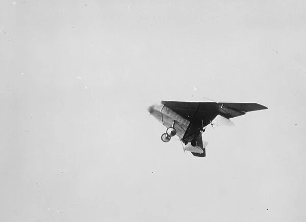 The tail less aeroplane. 27 April 1926