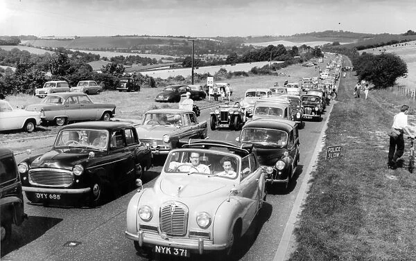 Traffic hold up Death Hill Farningham 1st August 1960