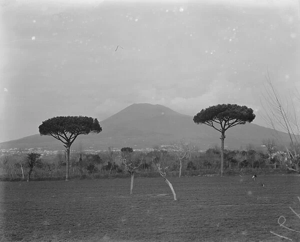 Vesuvius from the viewpoint of Pompeii February 1925