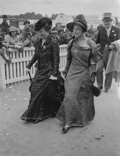 Victorian dress at Ascot races. 19 June 1935