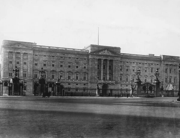 A view of Buckingham Palace after rebuilding November 1913 redesigned by by Sir