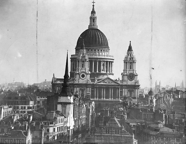 A view of the impressive St Pauls Cathedral which although the centre of many Blitzes